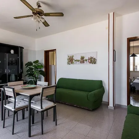 Apartment La Casa Dell'isola By Wonderful Italy *